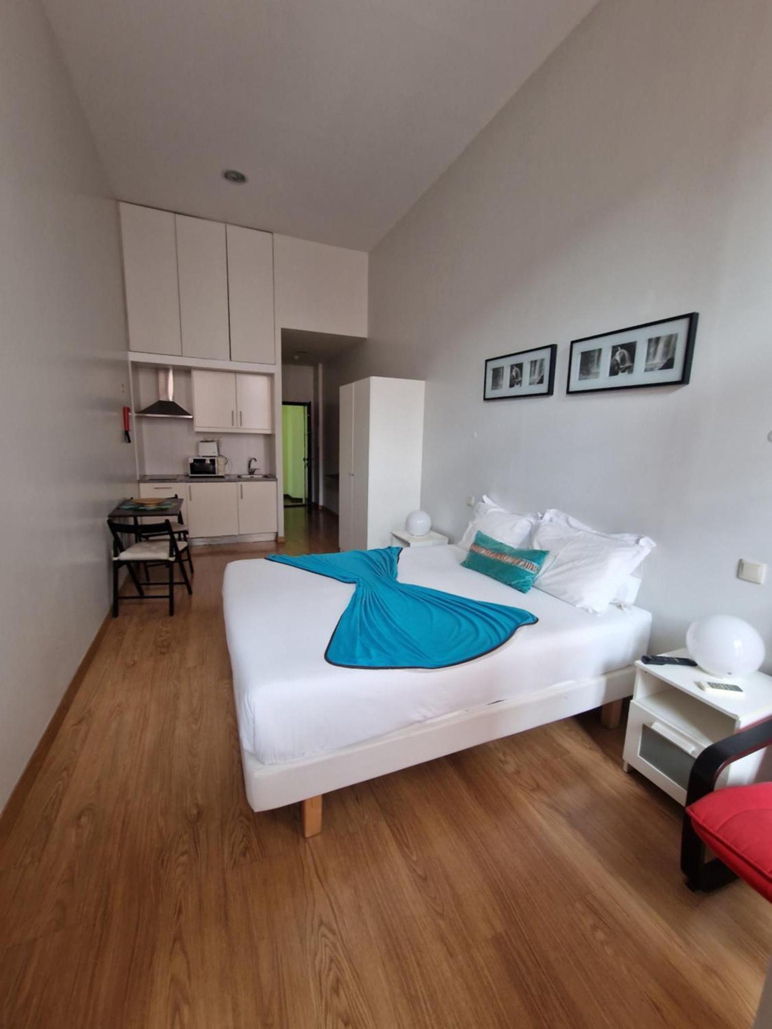 12 Short Term Apartment *